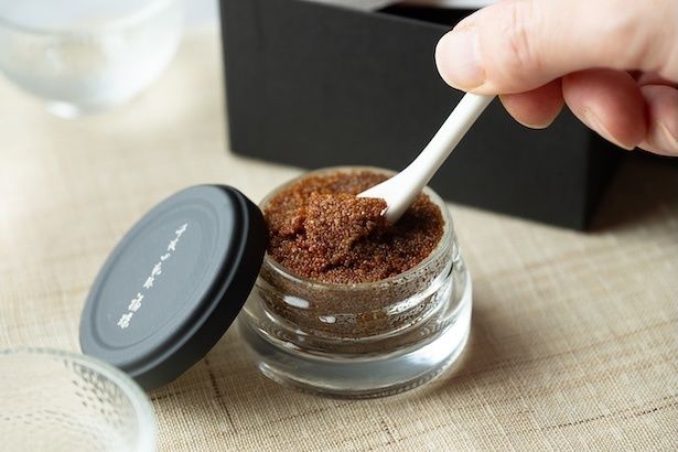 三年＝千夜の時を経て琥珀色に輝くひと粒となる「福珠」