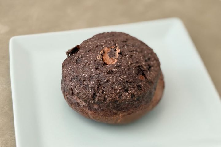 甘さとほろ苦さの贅沢ミックス！【ファミマ】のスイーツは高級な味がする