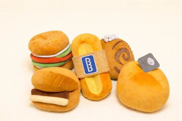 人気ベーカリーの看板パンを抱いて眠る！抱き枕「おやすみベーカリー」数量限定で発売