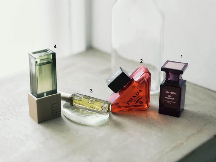 1_ウード・ヴォヤージュ オード パルファム スプレィ 50mL 4万1030円（トム フォード ビューティ） 2_プラダ パラドックス ラディカル エッセンス パルファム 90mL 3万3000円（プラダ ビューティ） 3_エッセンシャルセンツ R 00 WRITTEN IN STONE 10mL 5940円（THREE） 4_アスレティア オードパルファン ロスト イン ザ クラウド 47mL 1万6500円（athletia）