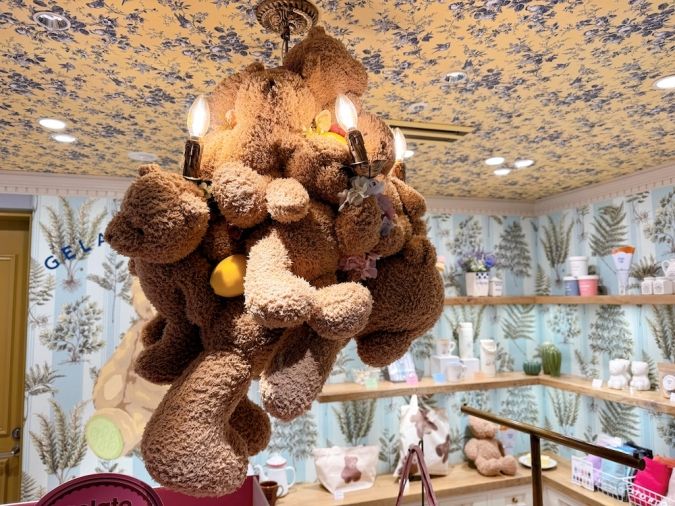 gelato pique cafe ソラリアプラザ店 店内装飾