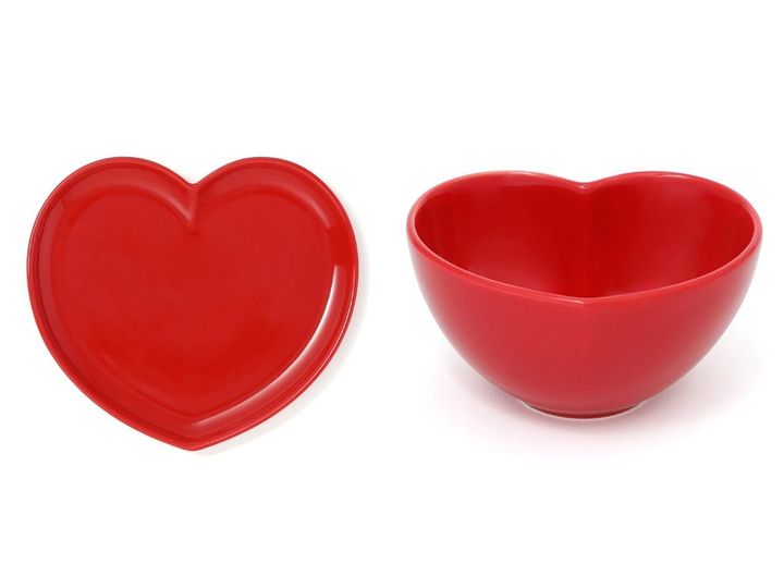 画像: 左「ハート シェイプ プレート」￥1,000、右「ハート シェイプ ボウル」￥800 出典：Francfranc