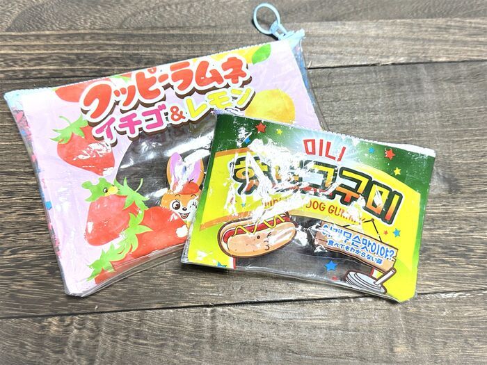 『お菓子袋×100均』で爆かわポーチが誕生♡縫わずに簡単に作れちゃいました！