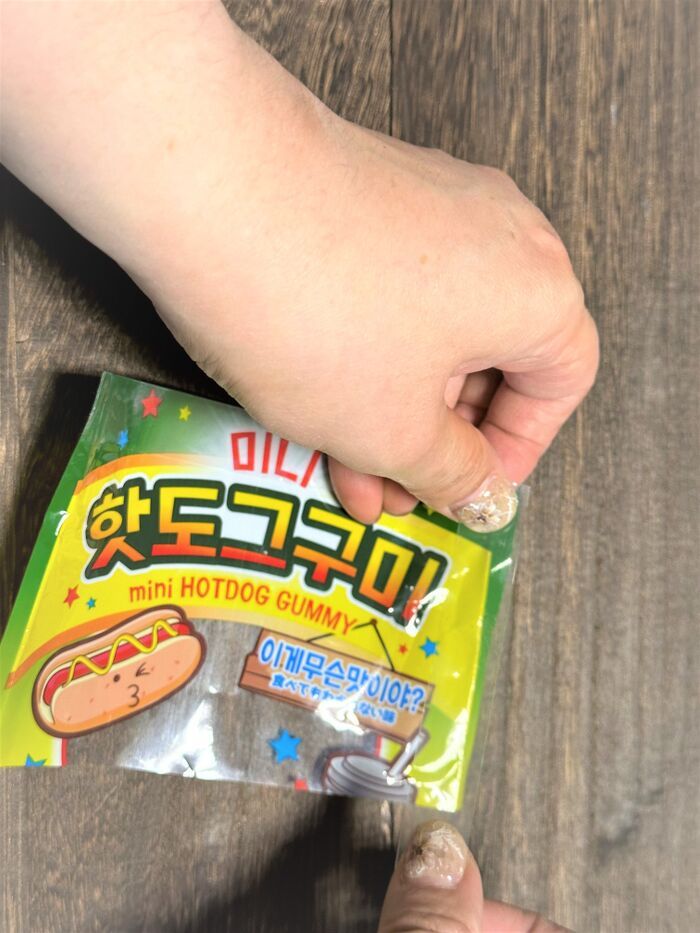 『お菓子袋×100均』で爆かわポーチが誕生♡縫わずに簡単に作れちゃいました！