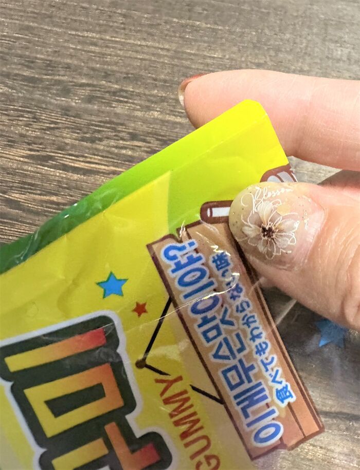 『お菓子袋×100均』で爆かわポーチが誕生♡縫わずに簡単に作れちゃいました！