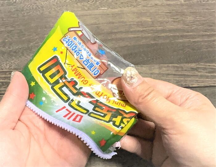『お菓子袋×100均』で爆かわポーチが誕生♡縫わずに簡単に作れちゃいました！