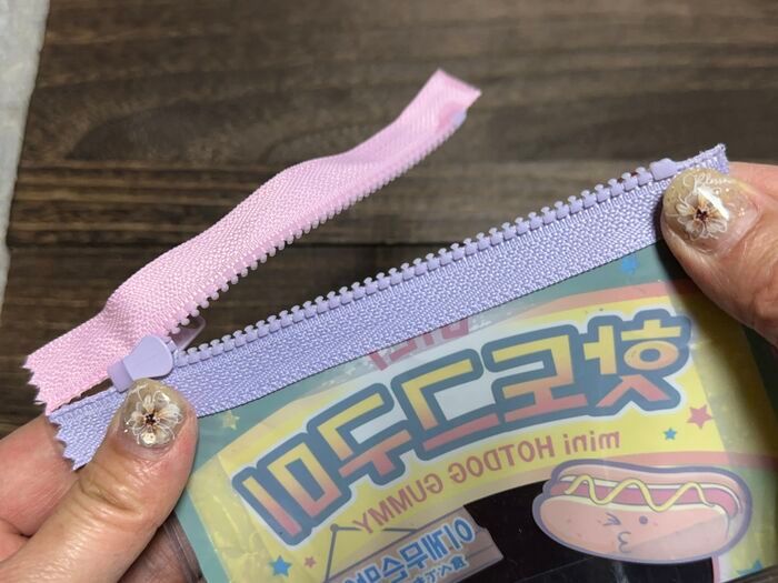 『お菓子袋×100均』で爆かわポーチが誕生♡縫わずに簡単に作れちゃいました！