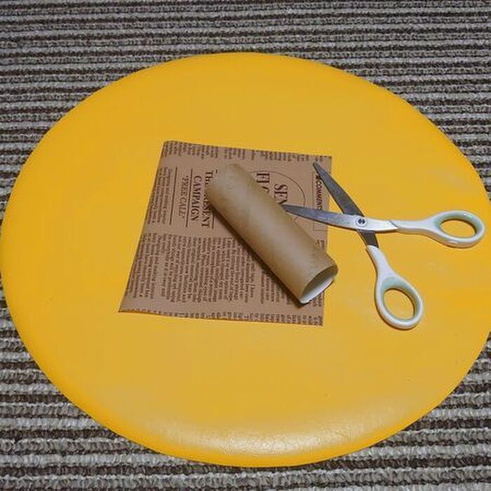 切り込みを入れるだけ！『トイレットペーパーの芯』が冬のお助けアイテムに早変わり♪