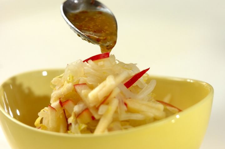 白菜とリンゴのサラダの作り方1