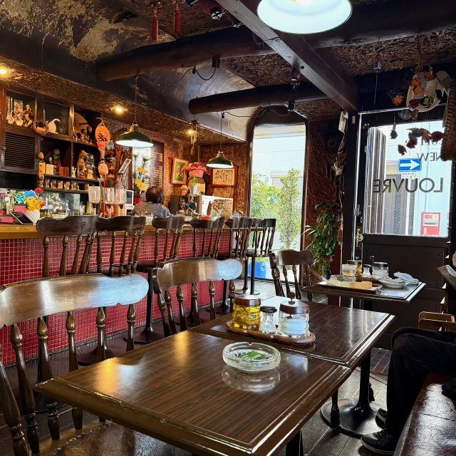 老舗喫茶店「ニュールーブル」店内