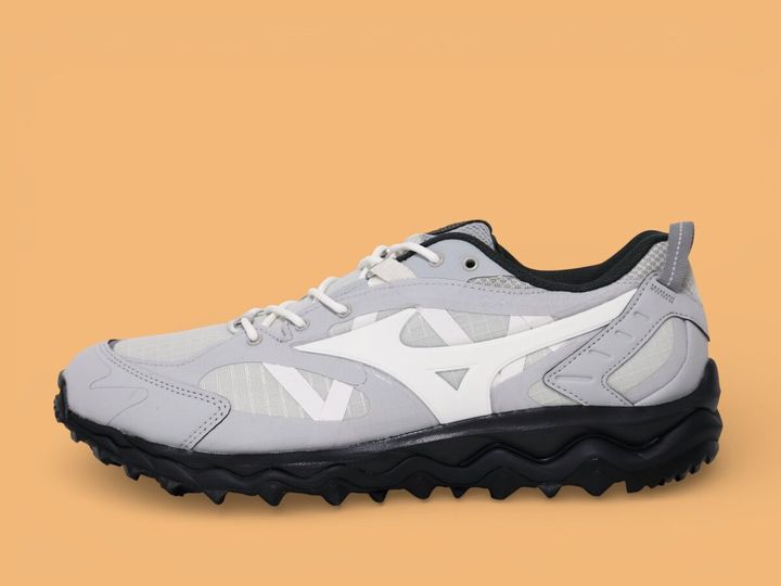 2026年は“トレラン系”が街履きの正解。履くだけで今っぽく、機能性もピカイチなミズノ＆HOKAの注目作【オッシュマンズ推薦】