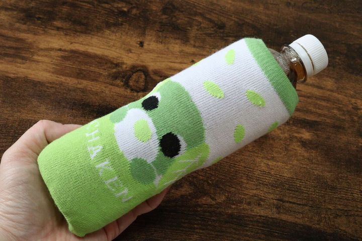 セリアのお茶犬 ペットボトルカバーは350ml 500mlペットボトルに対応