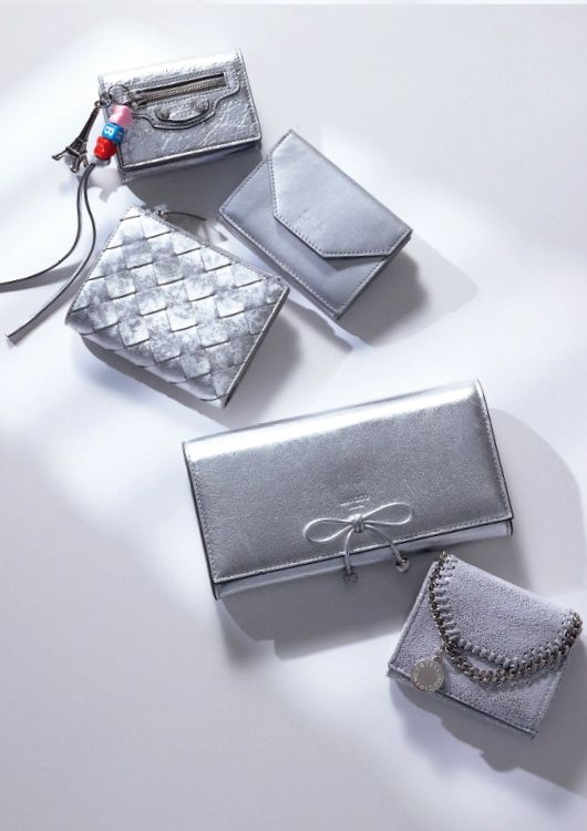 アイスグレーとシルバーグレーの財布