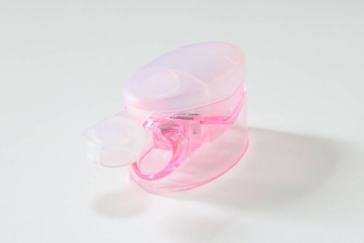 ダイソーのアイブロウシャープナー（楕円型）のビジュアル