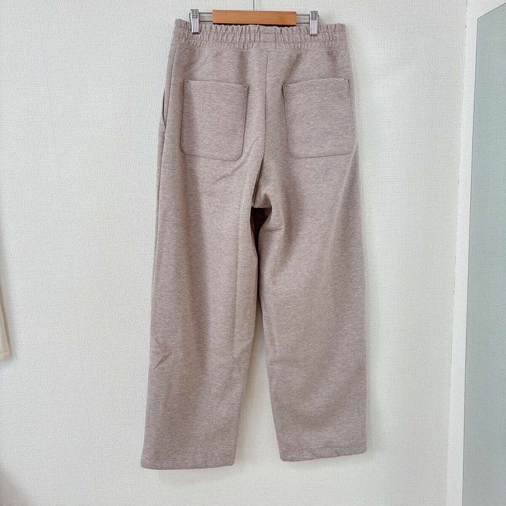 ユニクロスウェットワイドパンツのバックスタイル