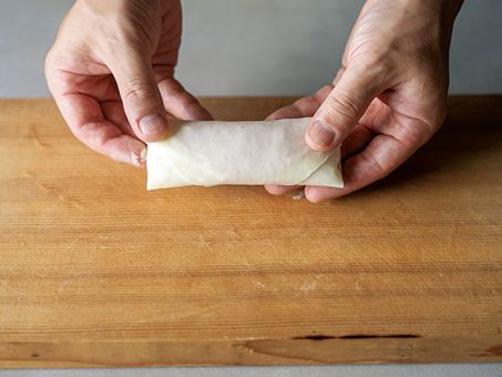 【おうち中華】カレーの香りがアクセント！「カレーポテサラの春巻き」の作り方の画像5