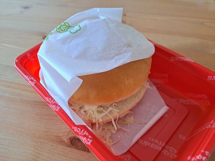 コメダ珈琲の「フィッシュフライバーガー」