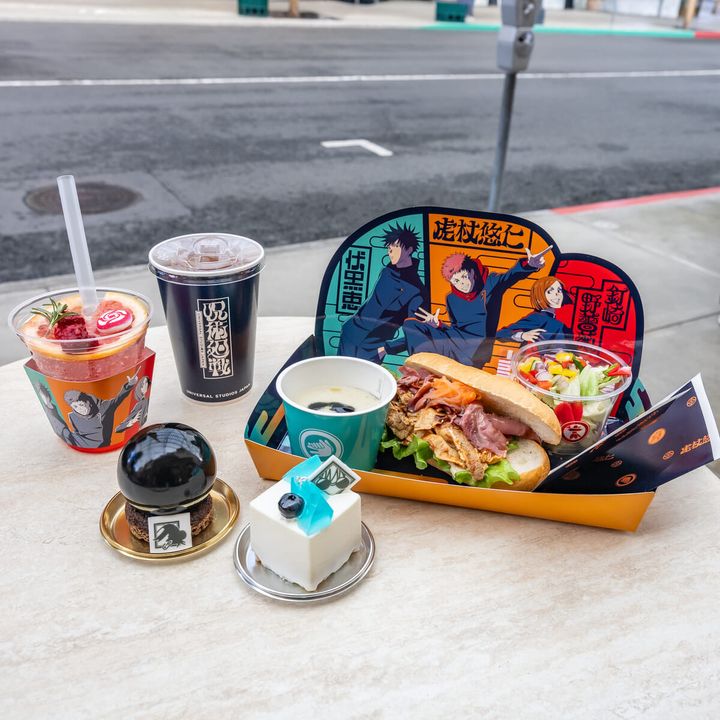 ユニバーサル・スタジオ・ジャパン『呪術廻戦』ビバリーヒルズ・ブランジェリー フードメニュー