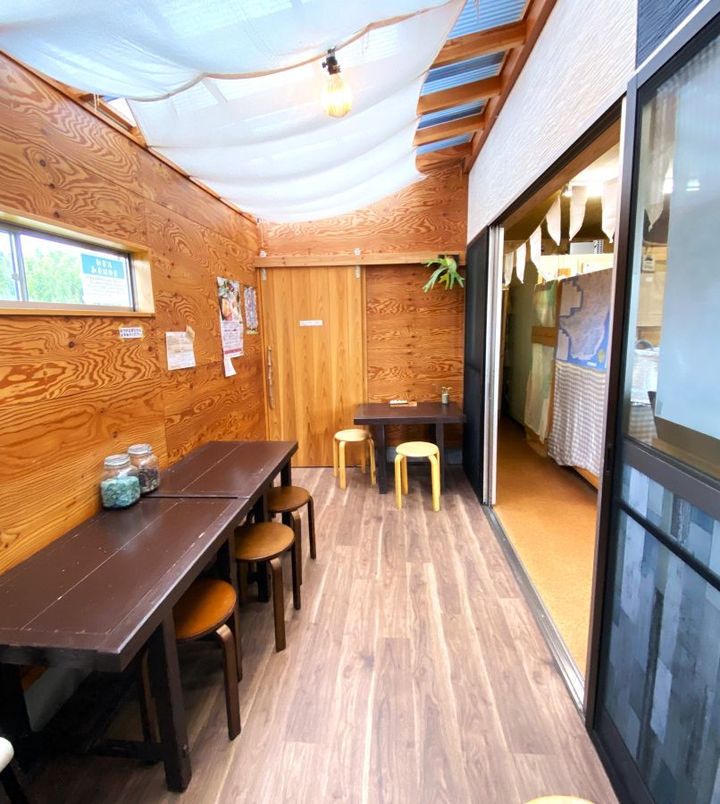 「いちじくスイーツショップ T・P・F」の営業時間は10時～15時30分（15時LO）、水・木曜 休