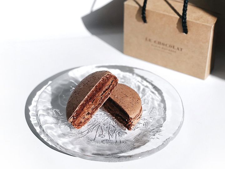 ル・ショコラ・アラン・デュカスのマカロンショコラ