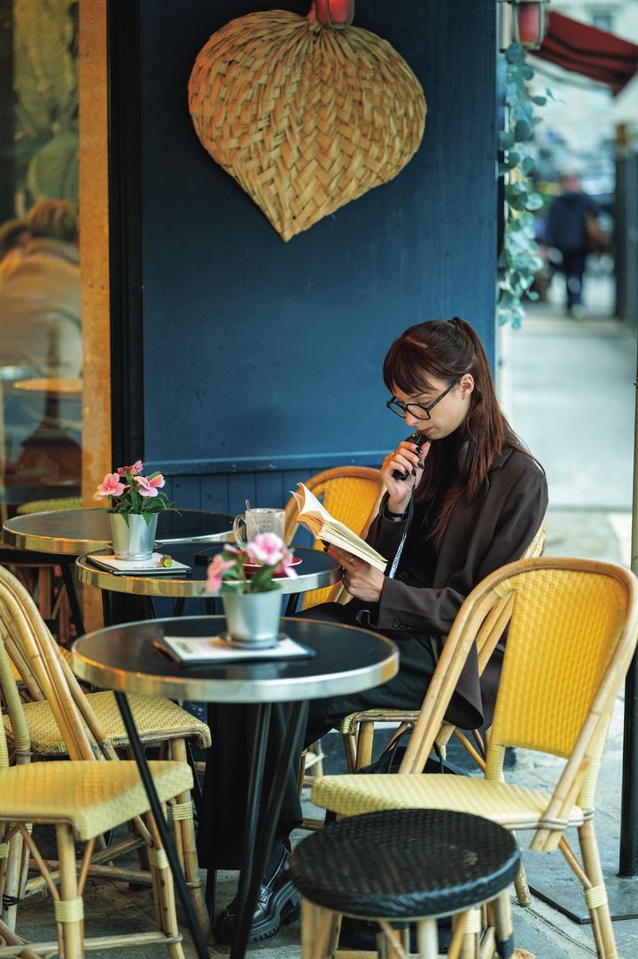 冬らしい、シックで大人っぽいコーディネートがトレンド！【パリジェンヌの一週間コーデ】