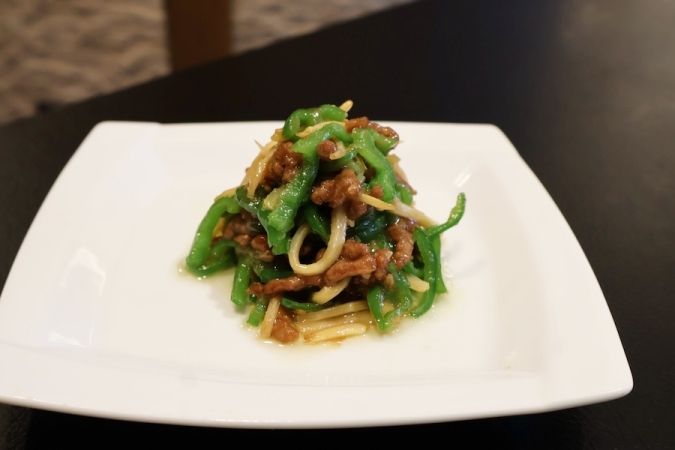 四川飯店 博多 青椒肉絲