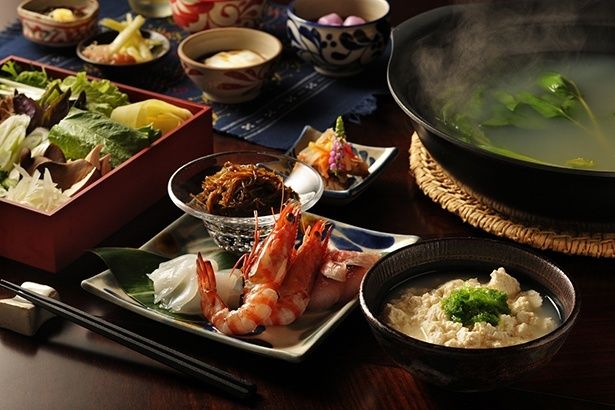 植物性の食材をたっぷり味わう客室での夕食