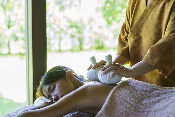 自然に包まれながらのスパトリートメント