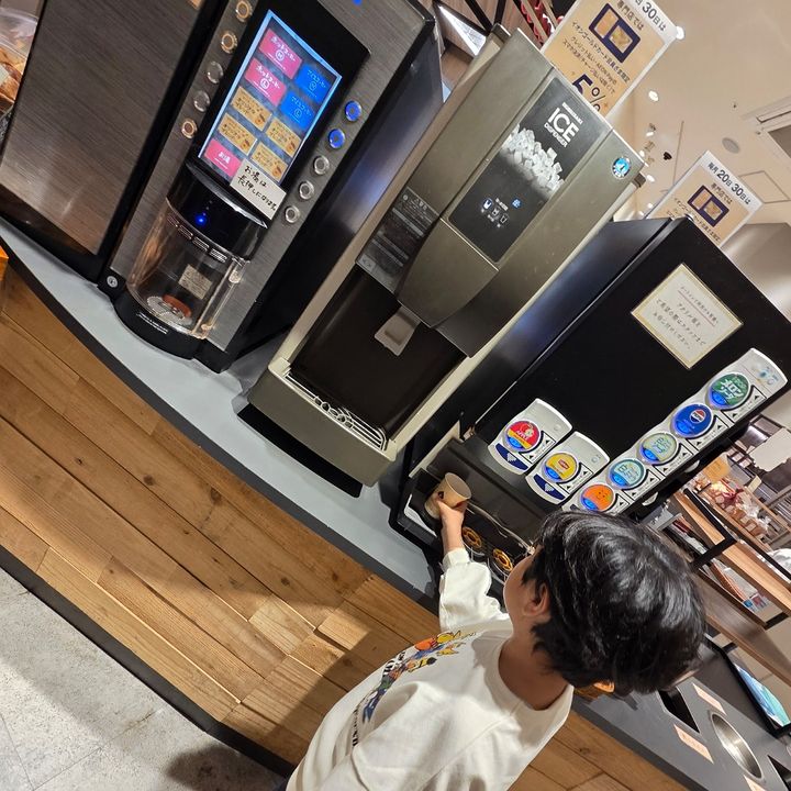 パン食べ放題モーニング