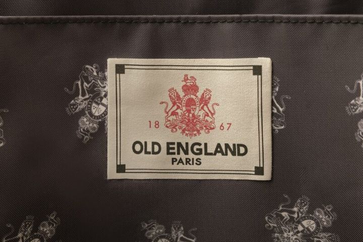 POINT⑤ カラフルなブランドロゴの織ネームも可愛いアクセント 