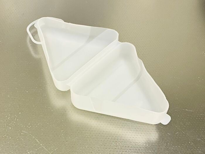 【セリア】グニャグニャ謎ケース、正体判明！使った瞬間「これ考えた人、天才…」優秀アイテムに注目♪