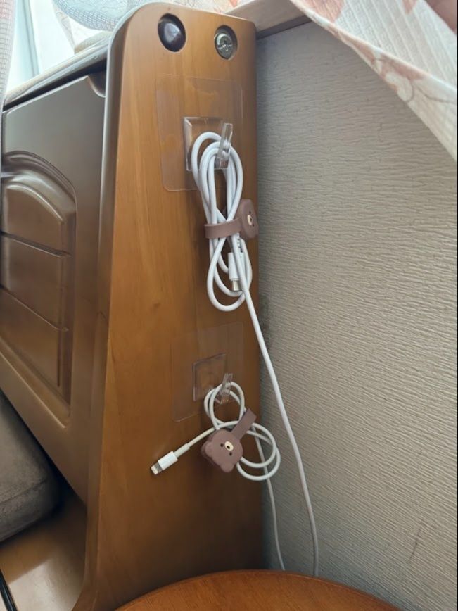 ごちゃつく充電コードを100均で整理整頓！