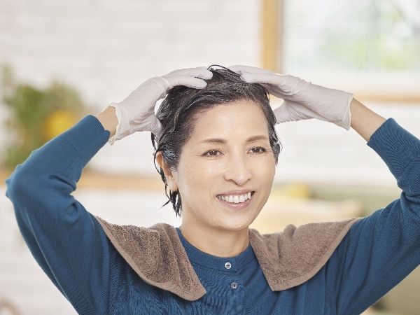 【まだら白髪対策2】白髪用トリートメントでまだら自体を解消する