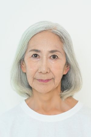 【まだら白髪対策3】紫シャンプーで洗って老け見え原因・黄ばみをとる