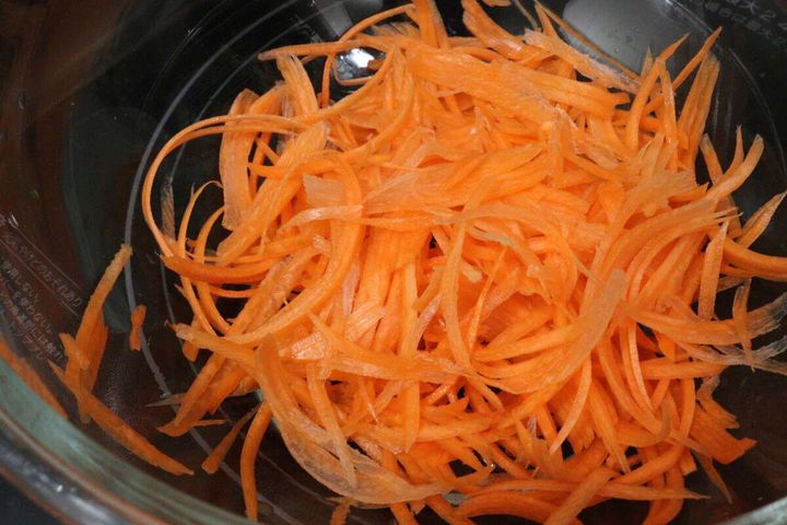 ダイソー オールステンレスピーラー 2way 千切り 完成