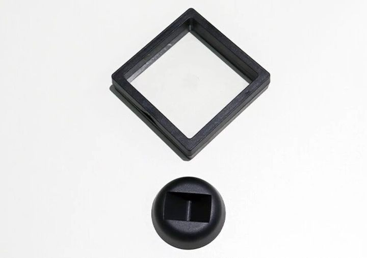 ダイソー ディスプレイスタンド（9cm、黒）