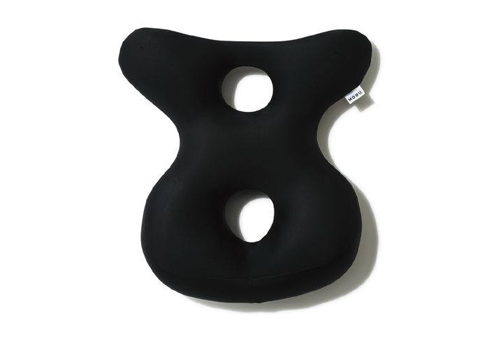 背中・腰・ヒップをしっかり支え、運転中にかかる体への負担を軽減してくれるサポーター。