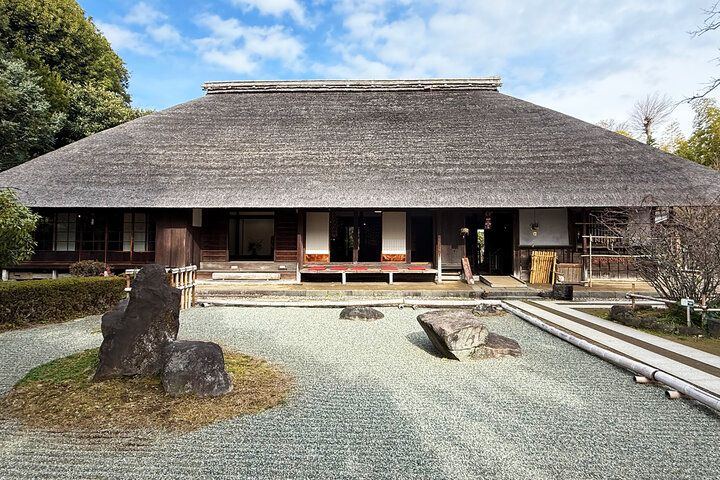 築300年の茅葺屋根の古民家でレトロなティータイム。足柄「あしがり郷瀬戸屋敷 café hacco」の発酵おやつに癒やされて