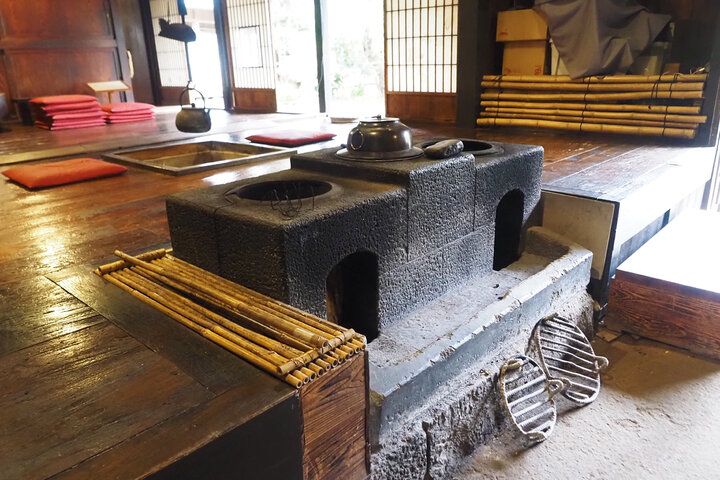 築300年の茅葺屋根の古民家でレトロなティータイム。足柄「あしがり郷瀬戸屋敷 café hacco」の発酵おやつに癒やされて