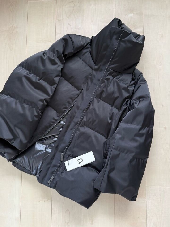 ユニクロダウンボリュームジャケット BLACK