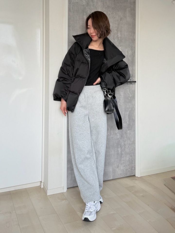 ユニクロダウンボリュームジャケットとスウェットコーデ