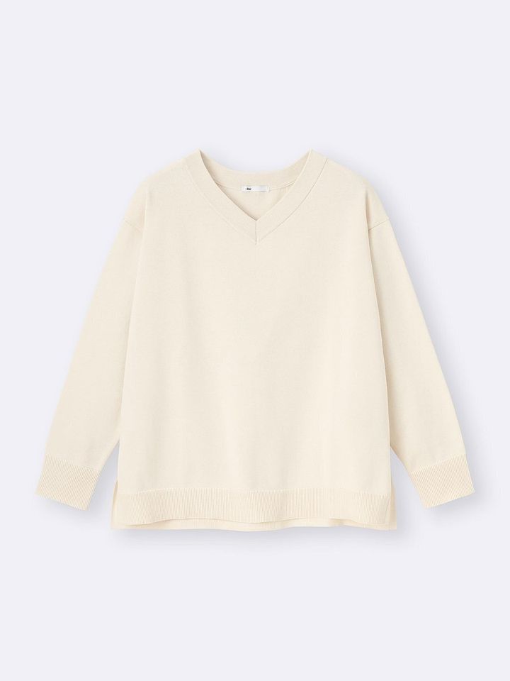 GUのオーバーサイズVネックニットプルオーバー