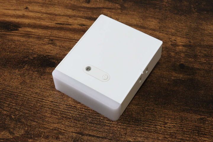 ダイソーのナイトライト付 2個口スクエアタップのビジュアル