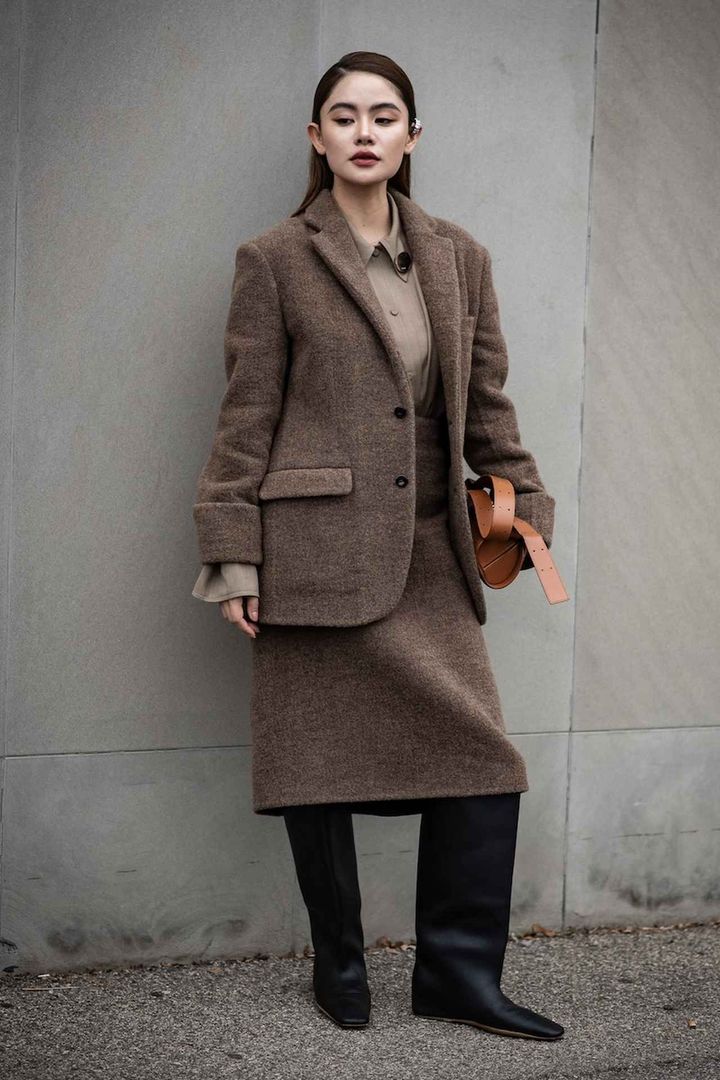 画像: 意外性のあるシューズを合わせ装いを更新