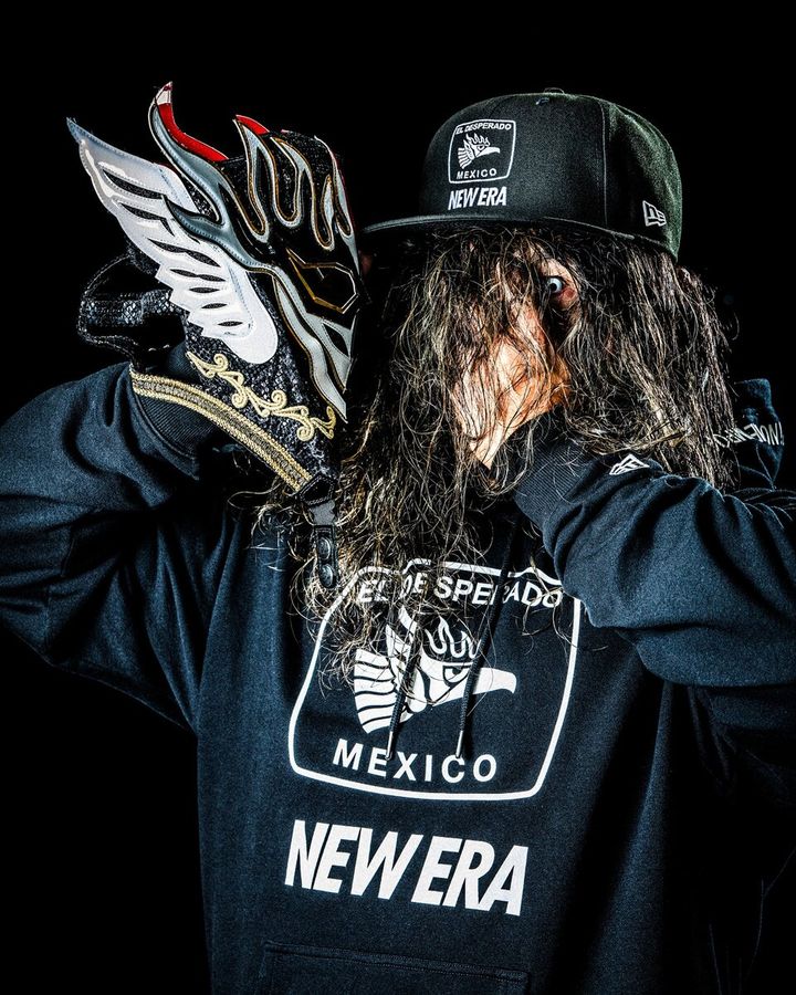 今回もアパレルを含むコラボコレクションとなっている。