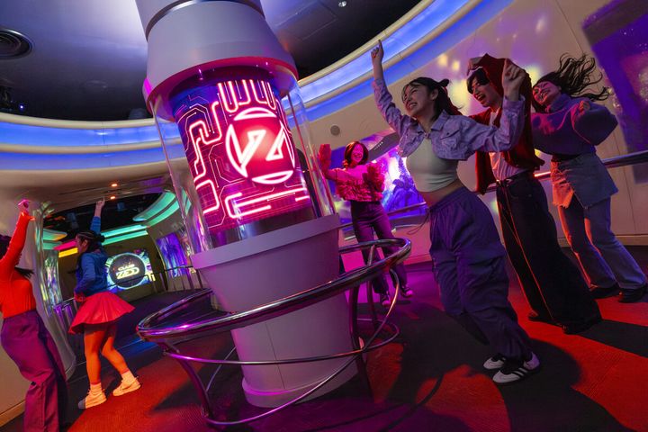 待ち列からフェス気分！「キューライン音楽体験」2