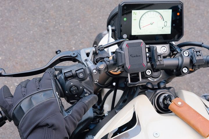 「子どもが生まれたから大型バイクを買う」ライダー夫婦の選択。XSR900が教えてくれた最新技術の恩恵