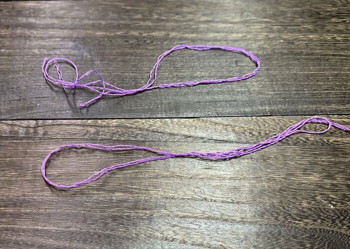 穴あきセーター、捨てないで！まさかの〈ガチャガチャ〉で直すおしゃれ補修術に挑戦してみた♪