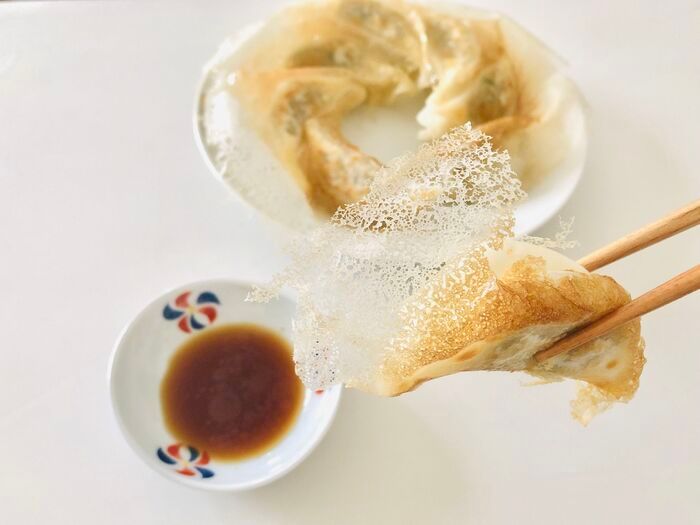 失敗なし！『冷凍餃子』の美味しい焼き方。羽つき餃子もこ～んなに簡単にできますよ♪