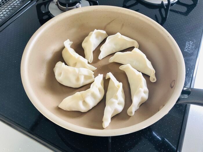 失敗なし！『冷凍餃子』の美味しい焼き方。羽つき餃子もこ～んなに簡単にできますよ♪